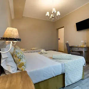 A Casa Di... Aurora 2 Bed & Breakfast